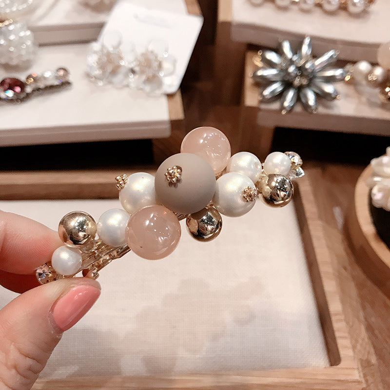 Charming Pearl Hair Clip for Soft, Trendy Looks